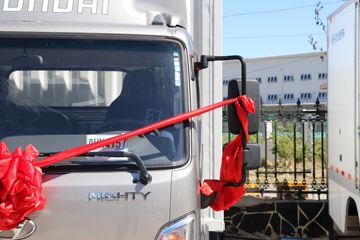 �ִ����ó� ʢͼ 150���� 4X2 4.17���Զ���������ʽ�Ῠ(����)(CHM5041XXYGDC33T)ͼƬ