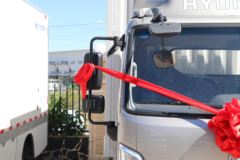 现代商用车 盛图 150马力 4X2 4.17米自动挡单排厢式轻卡(国六)(CHM5041XXYGDC33T)