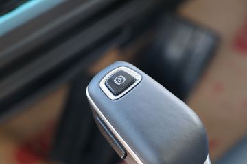 �ִ����ó� ʢͼ 150���� 4X2 4.17���Զ���������ʽ�Ῠ(����)(CHM5041XXYGDC33T)ͼƬ