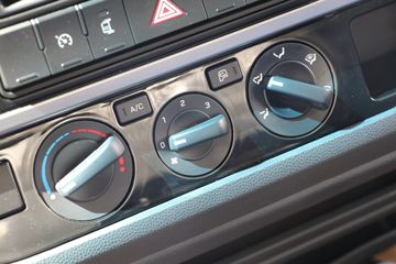 �ִ����ó� ʢͼ 150���� 4X2 4.17���Զ���������ʽ�Ῠ(����)(CHM5041XXYGDC33T)ͼƬ