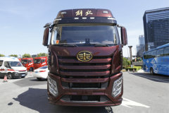 一汽解放 J6V重卡 6X4 AMT自动挡牵引车(国六)(高顶平地板)