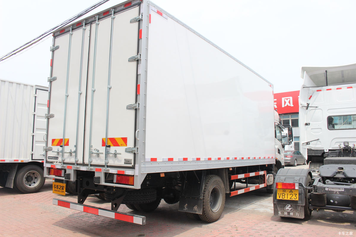 ó KR 220 4X2 6.8ػ(ٱ4.33)(DFH1180E5)                                                