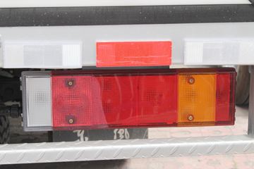 �������ó� ���KR 220���� 4X2 6.8�������ػ���(�ٱ�4.33)ͼƬ