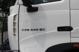 HOWO T7H 牵引车外观                                                图片