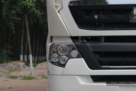 HOWO T7H 牵引车外观                                                图片