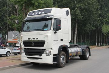 中国重汽 HOWO T7H重卡 440马力 4X2 LNG牵引车(国六)