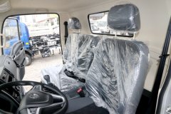陕汽轻卡 德龙K3000 标配型 130马力 4.18米单排厢式轻卡(YTQ5040XXYKH331)