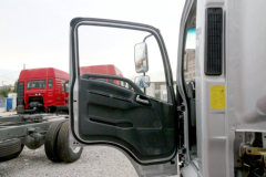 陕汽轻卡 德龙K3000 标配型 130马力 4.18米单排厢式轻卡(YTQ5040XXYKH331)