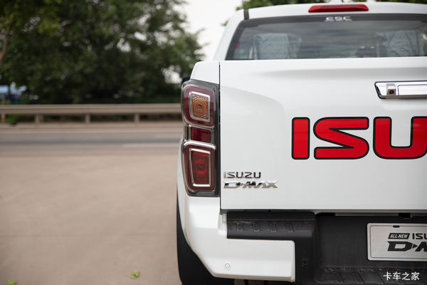 D-MAXƤ��Ȫ���л��ȴ����� �����ߴ�0.2��