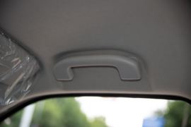 五十铃D-MAX&nbsp;皮卡驾驶室                                               图片