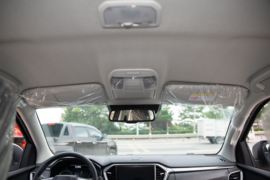 五十铃D-MAX&nbsp;皮卡驾驶室                                               图片