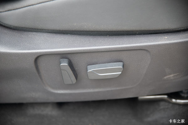 �Ż�0.5�� Ȫ����D-MAXƤ�����ȴ�����