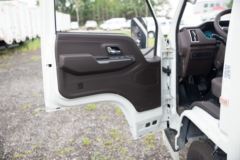 江铃 新款顺达窄体 116马力 4.15米单排厢式轻卡(国六)(JX5041XXYTG26)