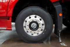 青岛解放 JH6重卡 智尊版2.0 460马力 8X4 8.6米仓栅式载货车(CA5310CCYP25K2L7T4E5A80)