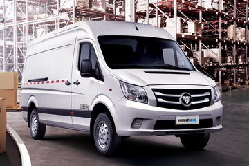 福田商务车 图雅诺通途 150马力 2.5T柴油 加长轴高顶封闭货车