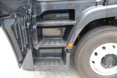 现代商用车 新一代创虎 460马力 6X4 LNG牵引车(国六)(坦迪斯12挡)(CHM4250KPQ52NT)