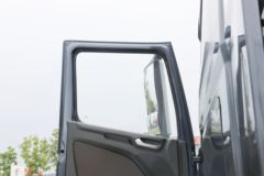 现代商用车 新一代创虎 460马力 6X4 LNG牵引车(国六)(坦迪斯12挡)(CHM4250KPQ52NT)
