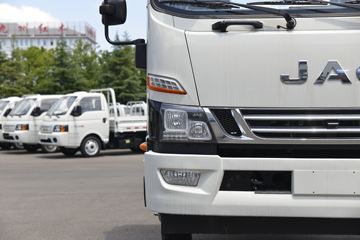 ���� ����V8 170���� 4X2 5.48���Ű���ʽ�ػ���(����)(HFC5118XXYP61K1D7S)ͼƬ