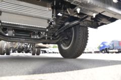 江淮 骏铃V8 170马力 4X2 5.48米排半厢式载货车(国六)(HFC5118XXYP61K1D7S)