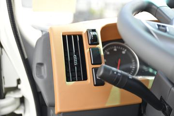 ���� ����A8 150���� 4.15�׵�����ʽ�ػ���(����)ͼƬ