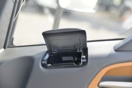 骏铃V7(原骏铃A8)&nbsp;冷藏车驾驶室图片