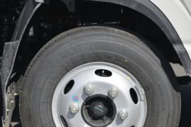 骏铃V7(原骏铃A8)&nbsp;冷藏车底盘图片