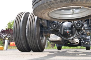 ���� ����˹V9 220���� 4X2 9.6����ʽ�ػ���(����)(HFC5181XXYB80K1E4S)ͼƬ