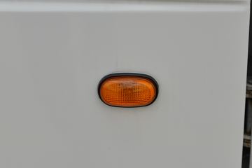 һ������ ��ž���1ϵ 84���� 4X2 3.265����ж��(CA3040K7L2E5-3)ͼƬ