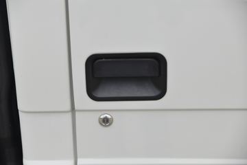 һ������ ��ž���1ϵ 84���� 4X2 3.265����ж��(CA3040K7L2E5-3)ͼƬ