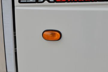 һ������ ��ž���1ϵ 84���� 4X2 3.265����ж��(CA3040K7L2E5-3)ͼƬ