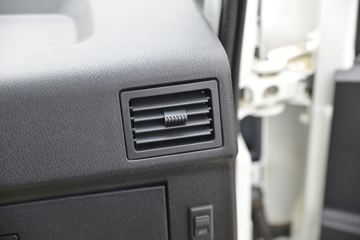 һ������ ��ž���1ϵ 84���� 4X2 3.265����ж��(CA3040K7L2E5-3)ͼƬ