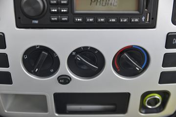 һ������ ��ž���1ϵ 84���� 4X2 3.265����ж��(CA3040K7L2E5-3)ͼƬ