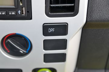 һ������ ��ž���1ϵ 84���� 4X2 3.265����ж��(CA3040K7L2E5-3)ͼƬ