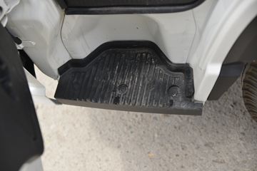 һ������ ��ž���1ϵ 84���� 4X2 3.265����ж��(CA3040K7L2E5-3)ͼƬ