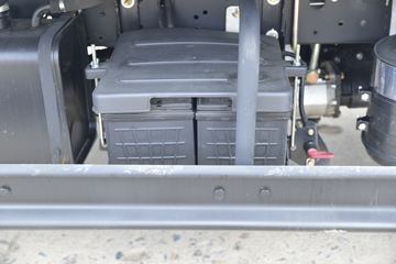 һ������ ��ž���1ϵ 84���� 4X2 3.265����ж��(CA3040K7L2E5-3)ͼƬ