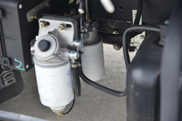 һ������ ��ž���1ϵ 84���� 4X2 3.265����ж��(CA3040K7L2E5-3)ͼƬ