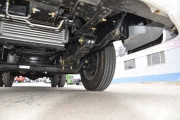 һ������ ��ž���1ϵ 84���� 4X2 3.265����ж��(CA3040K7L2E5-3)ͼƬ