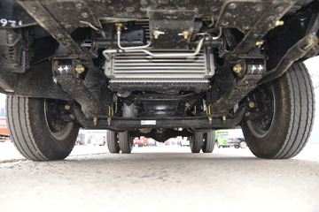 һ������ ��ž���1ϵ 84���� 4X2 3.265����ж��(CA3040K7L2E5-3)ͼƬ