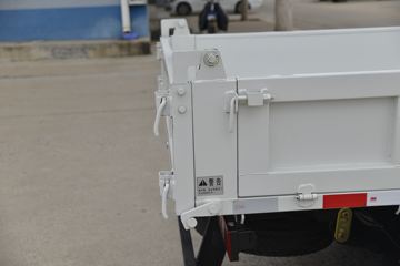 һ������ ��ž���1ϵ 84���� 4X2 3.265����ж��(CA3040K7L2E5-3)ͼƬ