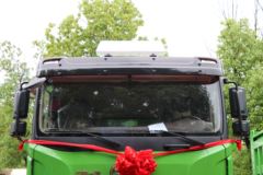青岛解放 JH6重卡 领航版 400马力 8X4 6.5米自卸车