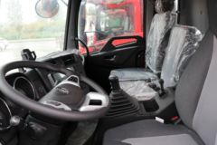 东风商用车 天锦KR 260马力 4X2 9.8米厢式载货车(国六)(DFH5180XXYE8)