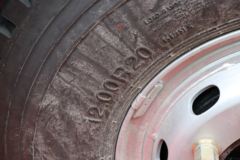 青岛解放 JH6重卡 领航版 400马力 8X4 6.5米自卸车