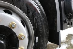 东风商用车 天锦KR 260马力 4X2 9.8米厢式载货车(国六)(DFH5180XXYE8)