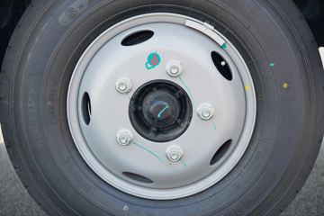 ���� ����V5 130���� 4.15�׵�����ʽ�Ῠ(����)ͼƬ