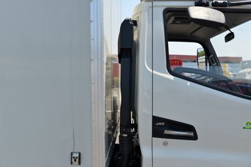 ���� ����V5 130���� 4.15�׵�����ʽ�Ῠ(����)ͼƬ