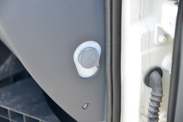 ���� ����V5 130���� 4.15�׵�����ʽ�Ῠ(����)ͼƬ
