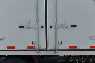 ���� ����V5 130���� 4.15�׵�����ʽ�Ῠ(����)ͼƬ