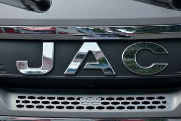 ���� �����A5X�п� ��ֵ�� 245���� 4X2 6.8����ʽ�ػ���(����)(HFC5181XXYP2K3A50KS)ͼƬ