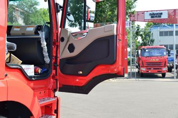 ���� �����A5X�п� ��ֵ�� 245���� 4X2 6.8����ʽ�ػ���(����)(HFC5181XXYP2K3A50KS)ͼƬ