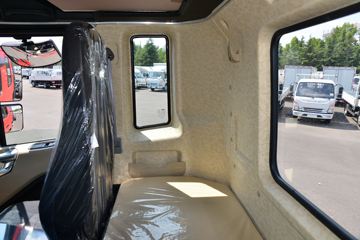 ���� �����A5X�п� ��ֵ�� 245���� 4X2 6.8����ʽ�ػ���(����)(HFC5181XXYP2K3A50KS)ͼƬ